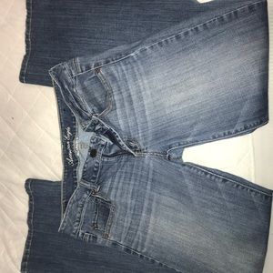 American Eagle Size 6 favorite boyfriend jeans